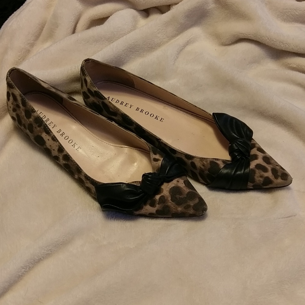 Audrey Brook Cheetah print point toe flats